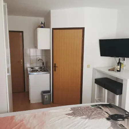 Ivi Apartament *