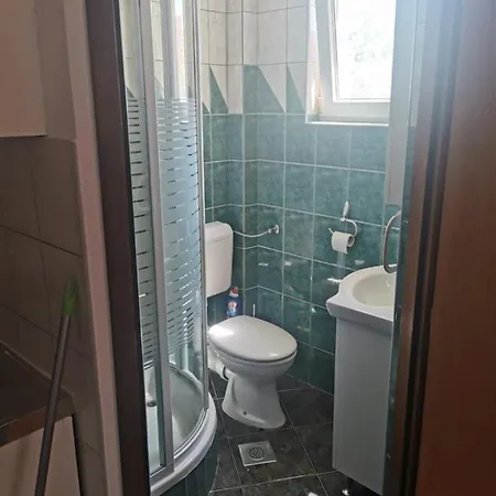 Ivi Apartman *