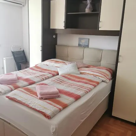 Ivi Apartament *
