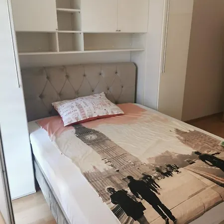 Ivi Apartament *