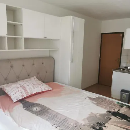 Ivi Apartment