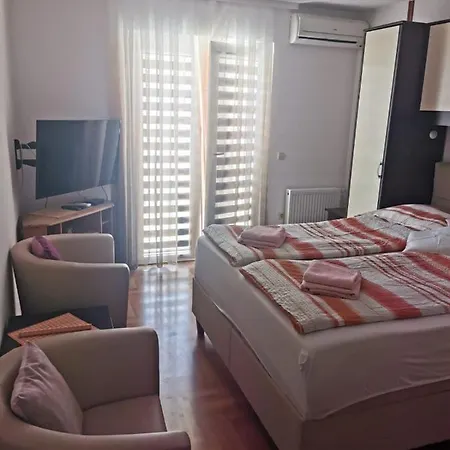 Apartment Ivi *