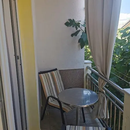 Apartment Ivi *