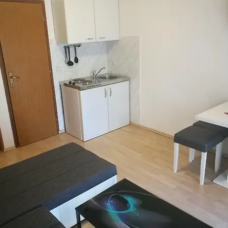 Ivi Apartment